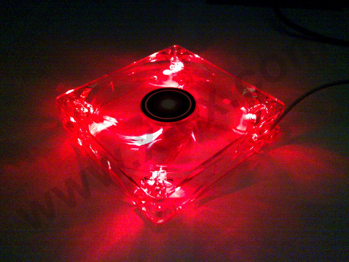 Xilence_fan_LED_Red_120mm1.jpg